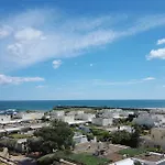 Pop, 25, Port Nature, Village Naturiste Hébergement de vacances Agde