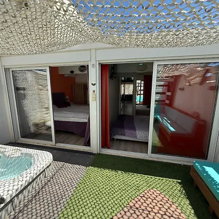 Pop, 25, Port Nature, Village Naturiste Ferienhaus *