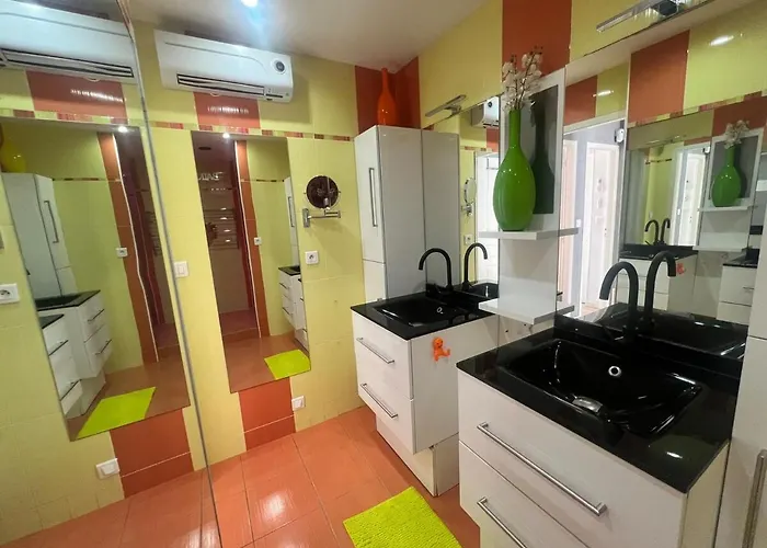 Pop, 25, Port Nature, Village Naturiste Agde